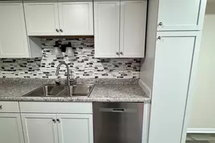1303 Kingsbury Dr, Hanover Park, IL 60133 - Photo 7