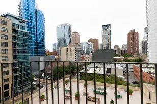 70 W Huron St, Chicago, IL 60654 - Photo 13