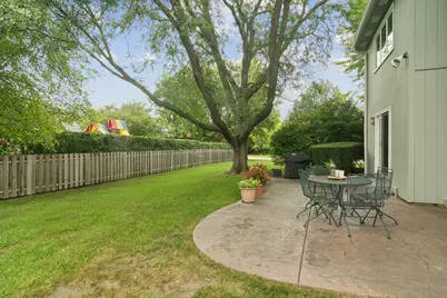 1310 Hidden Lake Drive, Buffalo Grove, IL 60089 - Photo 33