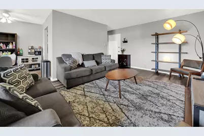2212 Country Club Drive #22C, Woodridge, IL 60517 - Photo 3