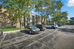 2212 Country Club Dr, Woodridge, IL 60517 - Photo 17