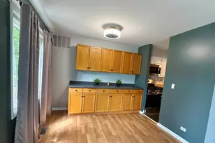 6818 Roberts Dr, Woodridge, IL 60517 - Photo 11