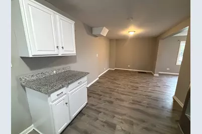 2276 Manchester Road, Wheaton, IL 60187 - Photo 5