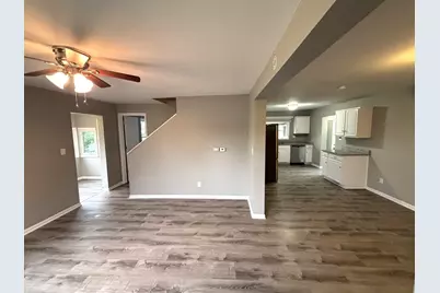 2276 Manchester Road, Wheaton, IL 60187 - Photo 3