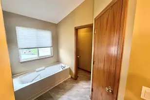 16150 Laurel Oak Dr, Crest Hill, IL 60403 - Photo 15