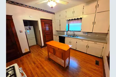 234 N Cherry Street, Centralia, IL 62801 - Photo 3