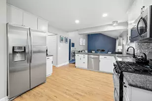 21 N Walnut Ct, Streamwood, IL 60107 - Photo 9