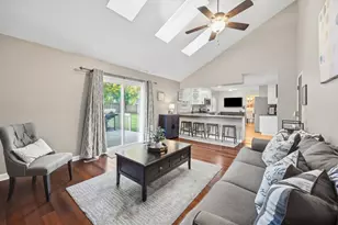 21 N Walnut Ct, Streamwood, IL 60107 - Photo 13