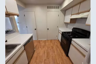 403 Trenton Court, Aurora, IL 60504 - Photo 27