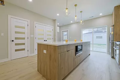 5837 W Iowa Street, Chicago, IL 60651 - Photo 9