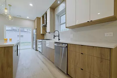 5837 W Iowa Street, Chicago, IL 60651 - Photo 7