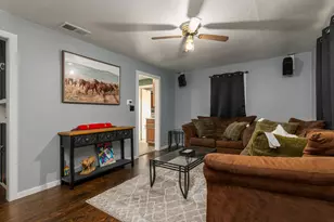 609 N Frolic Ave, Waukegan, IL 60085 - Photo 7