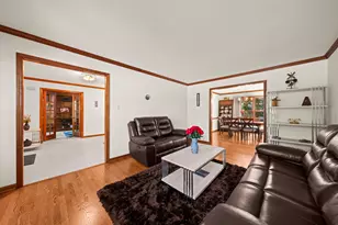 2205 Brown Ct, Naperville, IL 60565 - Photo 11