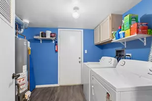 7114 W 108th St, Worth, IL 60482 - Photo 11
