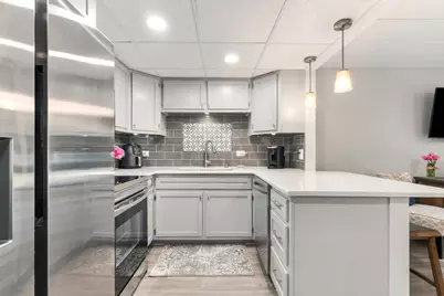 5300 Walnut Avenue #17A, Downers Grove, IL 60515 - Photo 7
