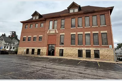 773 W Lincoln Boulevard, Freeport, IL 61032 - Photo 1