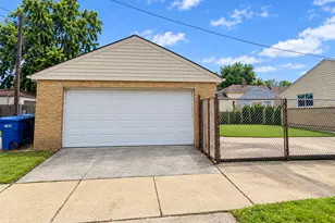 2028 Desplaines St, Blue Island, IL 60406 - Photo 13