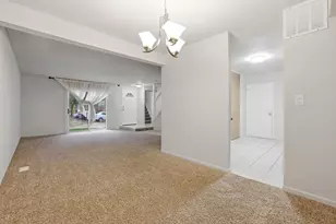 2064 Country Club Dr, Woodridge, IL 60517 - Photo 5