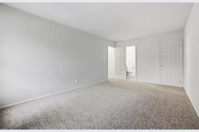 2064 Country Club Drive, Woodridge, IL 60517 - Photo 13