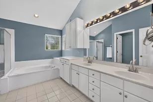 1068 Fox Path, West Dundee, IL 60118 - Photo 27