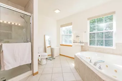4052 Woodcrest Court, Gurnee, IL 60031 - Photo 23