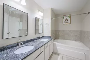 270 Manor Dr, Buffalo Grove, IL 60089 - Photo 29
