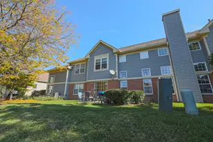 270 Manor Dr, Buffalo Grove, IL 60089 - Photo 35