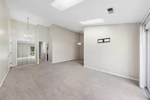 240 Ashbury Ln W, Roselle, IL 60172 - Photo 9