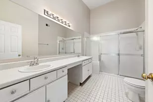240 Ashbury Ln W, Roselle, IL 60172 - Photo 13
