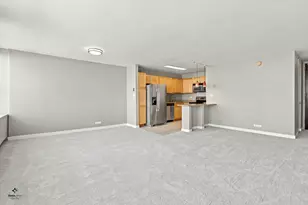 655 W Irving Park Rd, Chicago, IL 60613 - Photo 11
