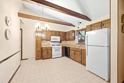 1300 N Lyle Avenue, Elgin, IL 60123 - Photo 7