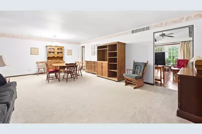 1300 N Lyle Avenue, Elgin, IL 60123 - Photo 3