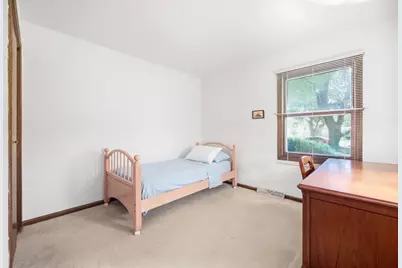 1300 N Lyle Avenue, Elgin, IL 60123 - Photo 13