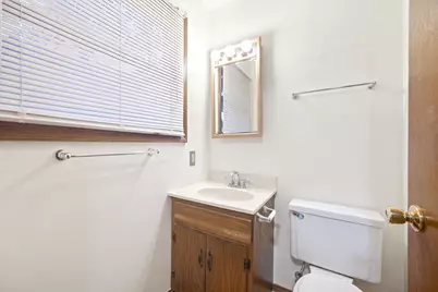 1300 N Lyle Avenue, Elgin, IL 60123 - Photo 11
