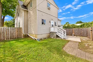 608 E Mulberry St, Bloomington, IL 61701 - Photo 57