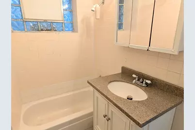 14 W Chestnut Street #1M, Chicago, IL 60610 - Photo 9