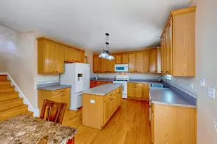 404 Hackney Ln, Oswego, IL 60543 - Photo 11