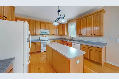 404 Hackney Lane, Oswego, IL 60543 - Photo 9