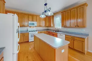 404 Hackney Ln, Oswego, IL 60543 - Photo 9