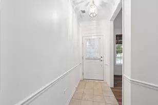2491 Sandlewood Cir, Elgin, IL 60124 - Photo 3