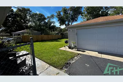 16158 Sussex Court, Markham, IL 60428 - Photo 3