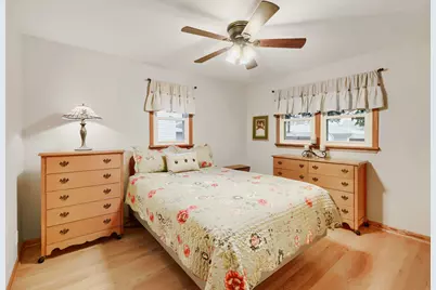 5 S Grace Street, North Aurora, IL 60542 - Photo 9
