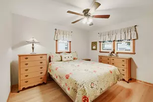 5 S Grace St, North Aurora, IL 60542 - Photo 9