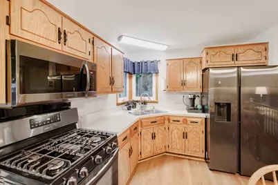 5 S Grace Street, North Aurora, IL 60542 - Photo 5