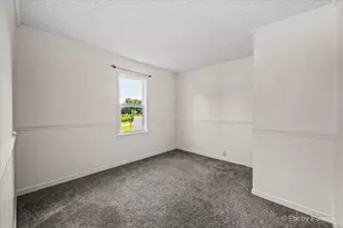 163 Wahlgren Ave, Hinckley, IL 60520 - Photo 23