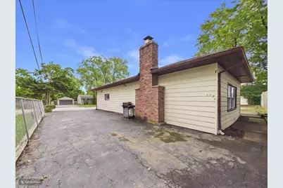 121 Fairway Road, Carpentersville, IL 60110 - Photo 3