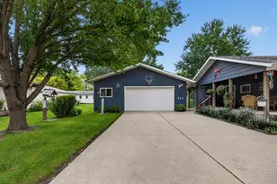 410 E Jones St, Plano, IL 60545 - Photo 3