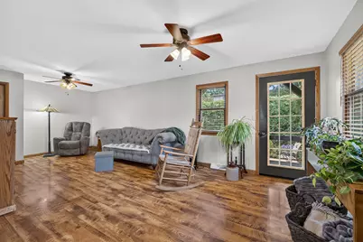 410 E Jones Street, Plano, IL 60545 - Photo 13