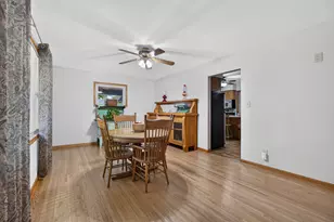 410 E Jones St, Plano, IL 60545 - Photo 17