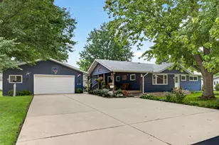 410 E Jones St, Plano, IL 60545 - Photo 1